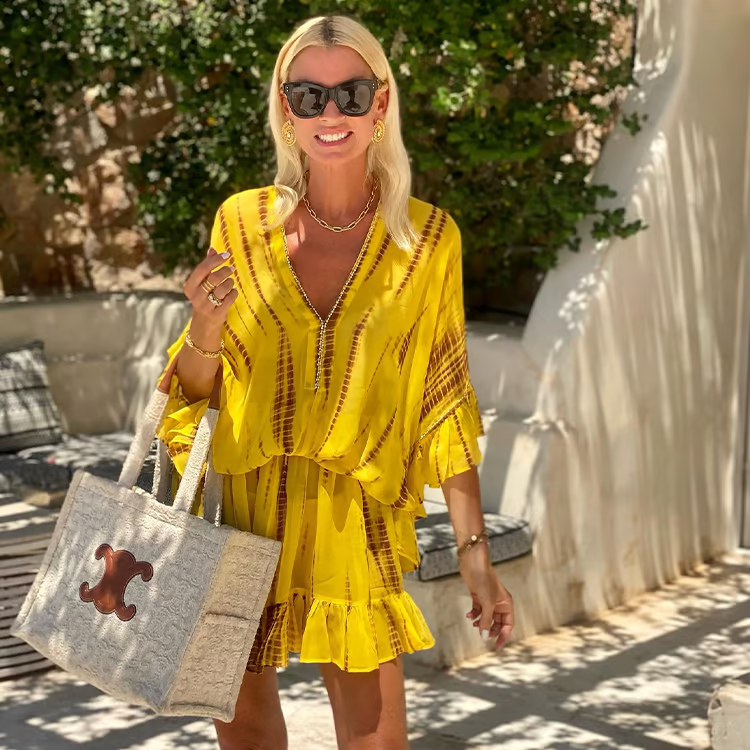 Adalyn | Vestido Mini de Cintura Alta con Escote en V Chic